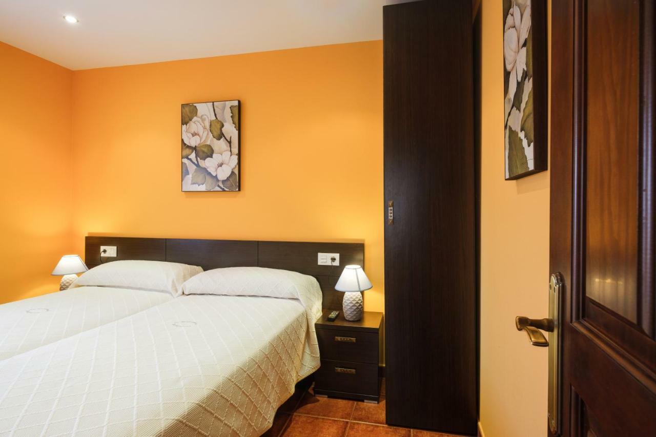 Apartamentos De Herminia Manzaneda  Exterior photo